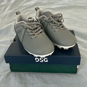 NWT- unworn baseball cleats